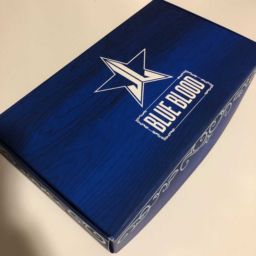 New Jeffree Star Cosmetics Blue Blood palette
